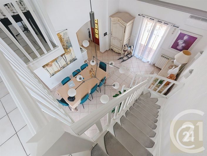 Image No.18-4 Bed House for sale