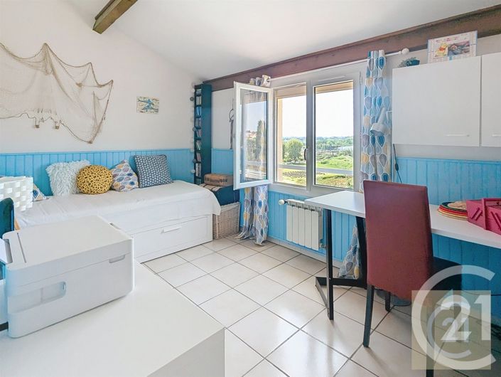 Image No.20-4 Bed House for sale