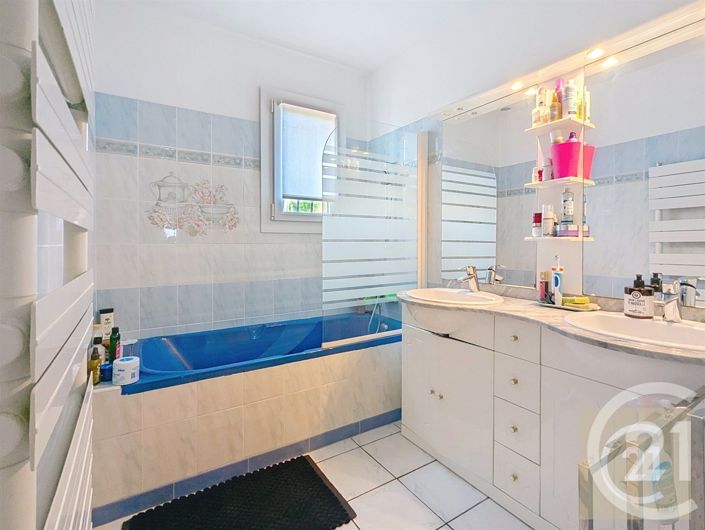 Image No.24-4 Bed House for sale