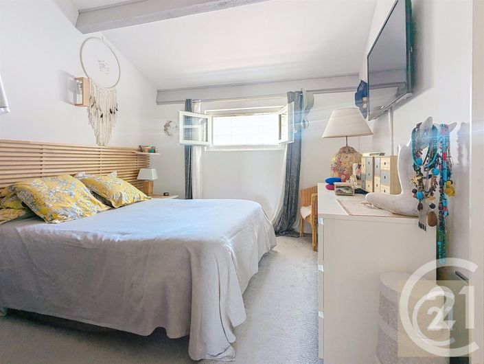 Image No.25-4 Bed House for sale