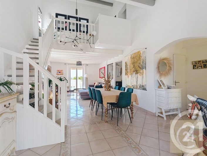 Image No.7-4 Bed House for sale