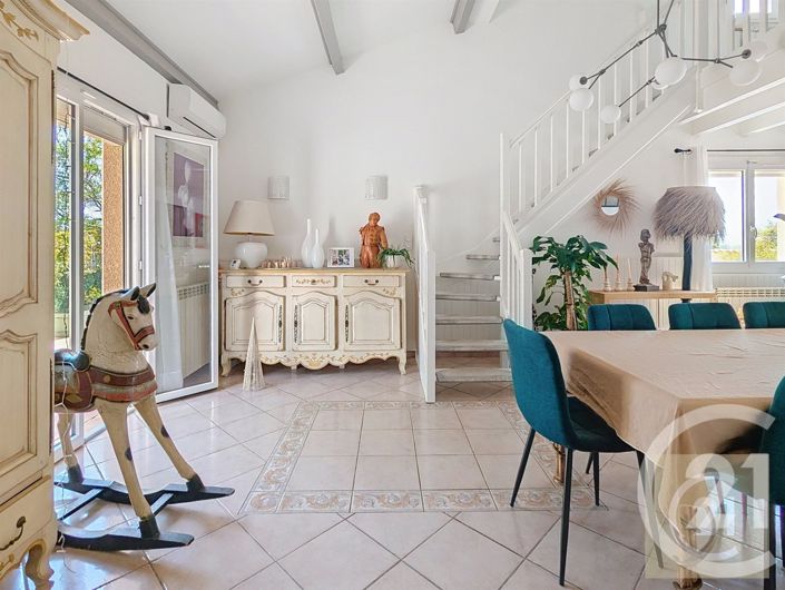 Image No.9-4 Bed House for sale