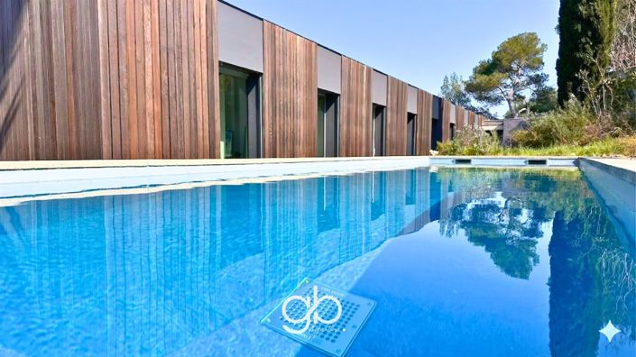 Image No.2-5 Bed House for sale