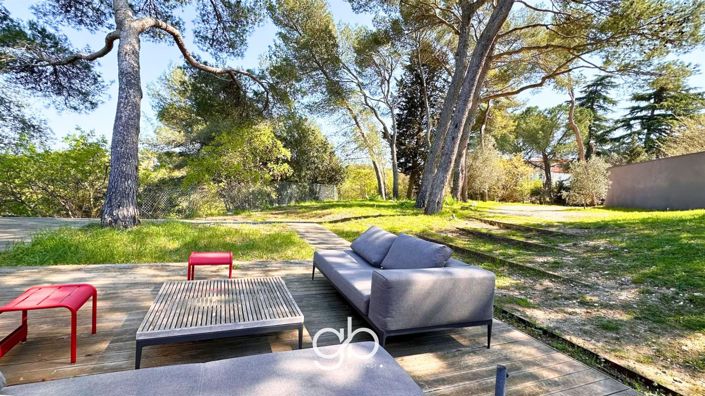 Image No.3-5 Bed House for sale