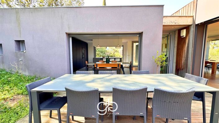 Image No.5-5 Bed House for sale
