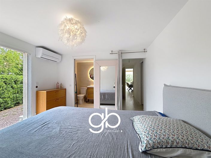 Image No.17-5 Bed House for sale