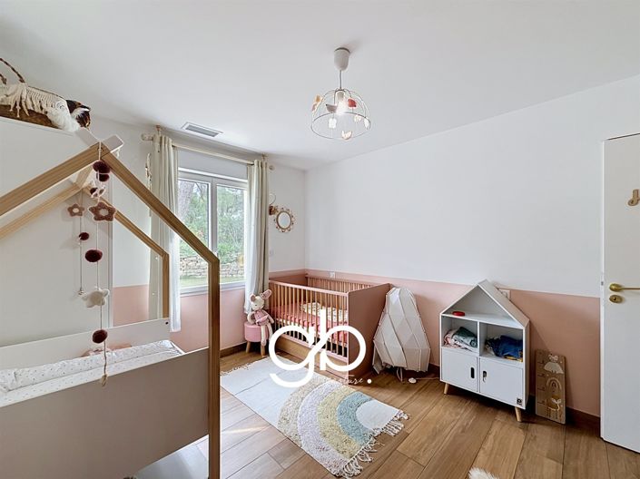 Image No.20-5 Bed House for sale