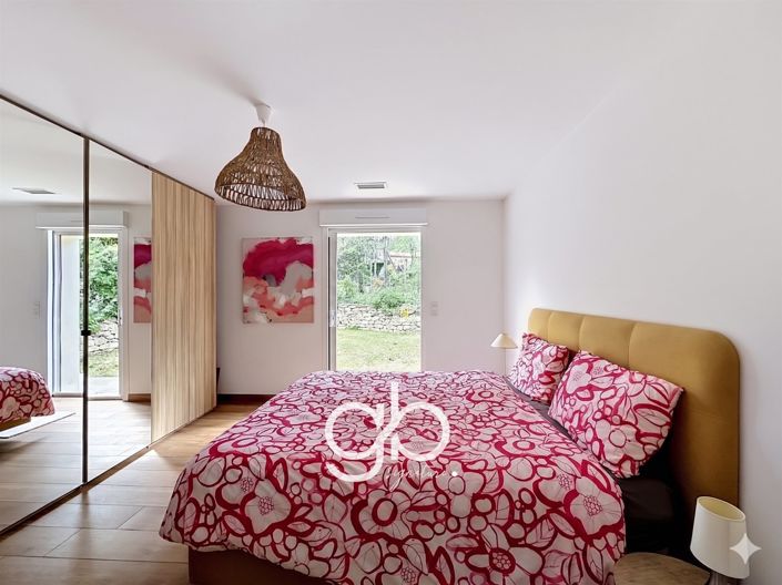 Image No.23-5 Bed House for sale