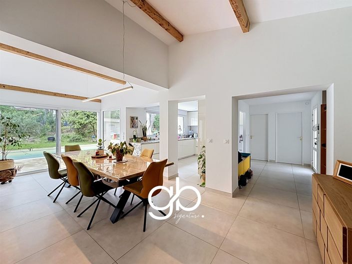Image No.9-5 Bed House for sale