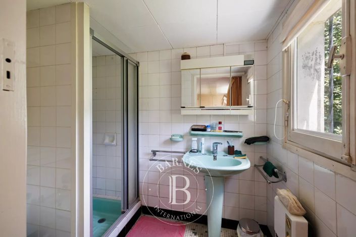 Image No.16-5 Bed House for sale