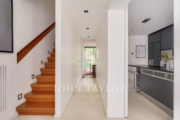 Image No.17-5 Bed House for sale