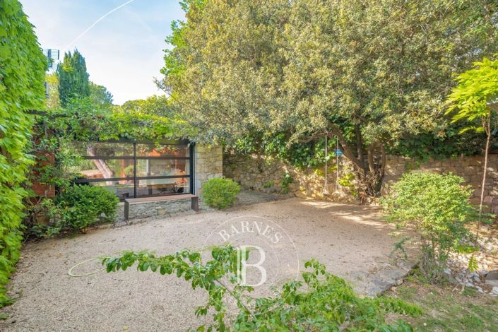 Image No.11-3 Bed House for sale