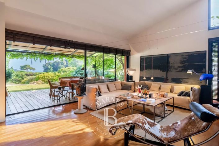 Image No.3-3 Bed House for sale