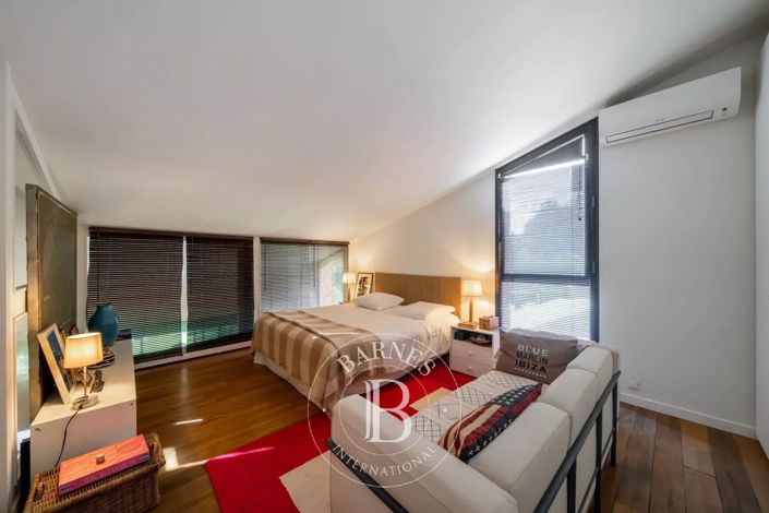 Image No.9-3 Bed House for sale