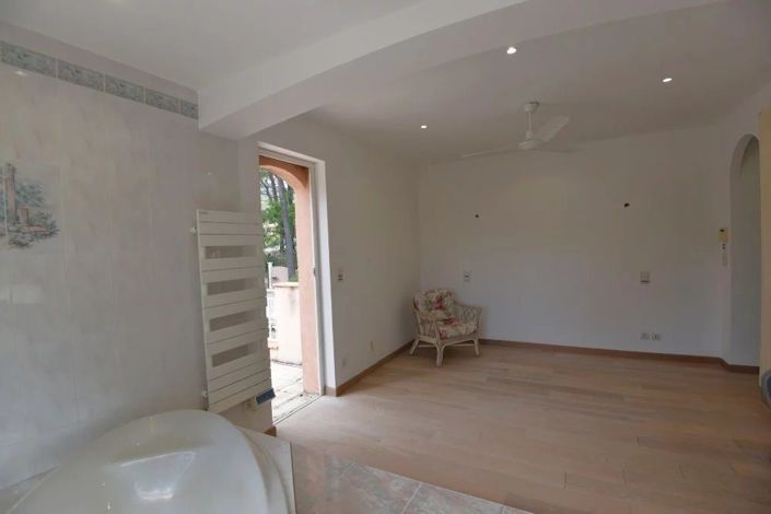 Image No.11-4 Bed House for sale