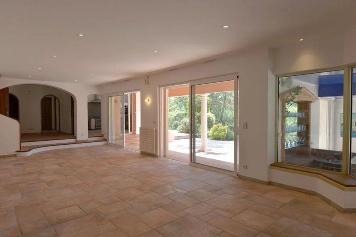 Image No.3-4 Bed House for sale
