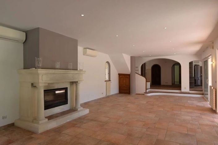 Image No.4-4 Bed House for sale