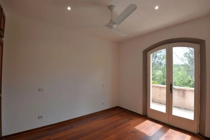 Image No.9-4 Bed House for sale