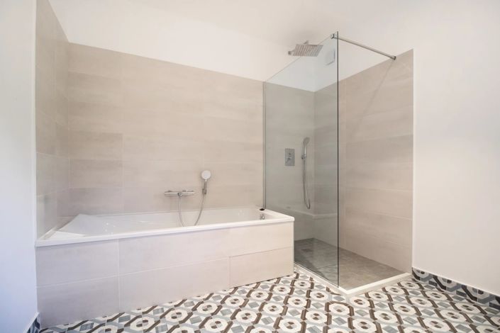 Image No.26-4 Bed House for sale