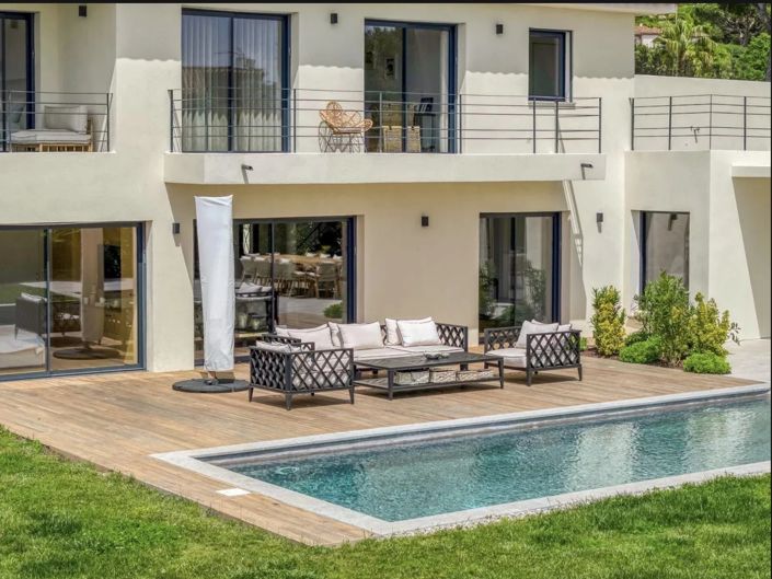 Image No.3-4 Bed House for sale