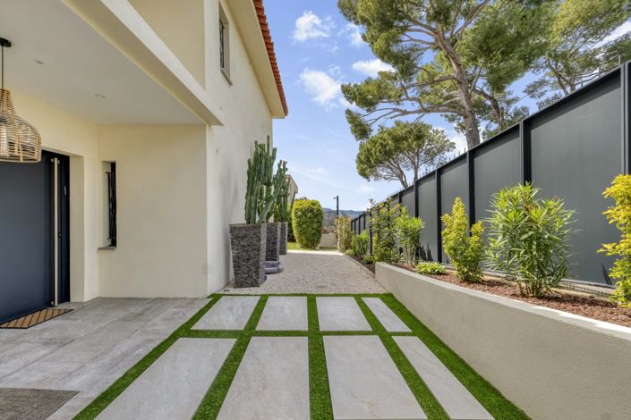 Image No.31-4 Bed House for sale