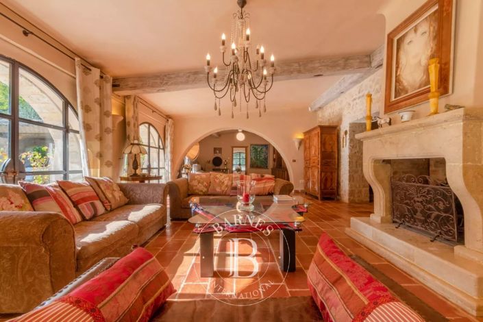 Image No.14-7 Bed House for sale