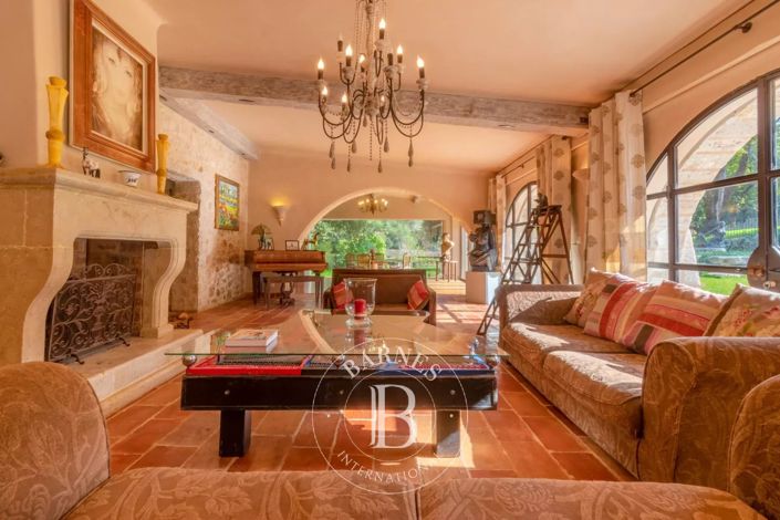 Image No.16-7 Bed House for sale