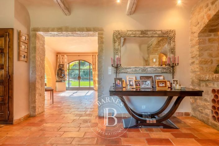 Image No.19-7 Bed House for sale