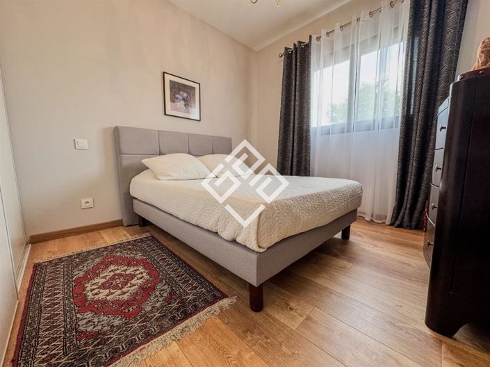 Image No.18-3 Bed House for sale