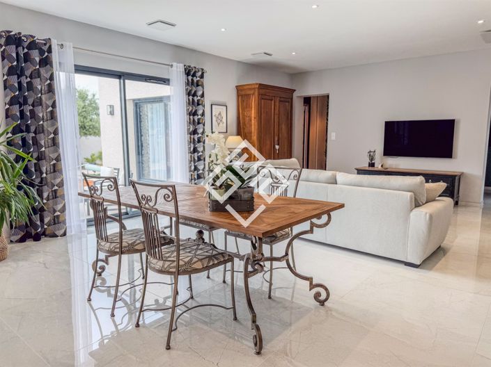 Image No.5-3 Bed House for sale