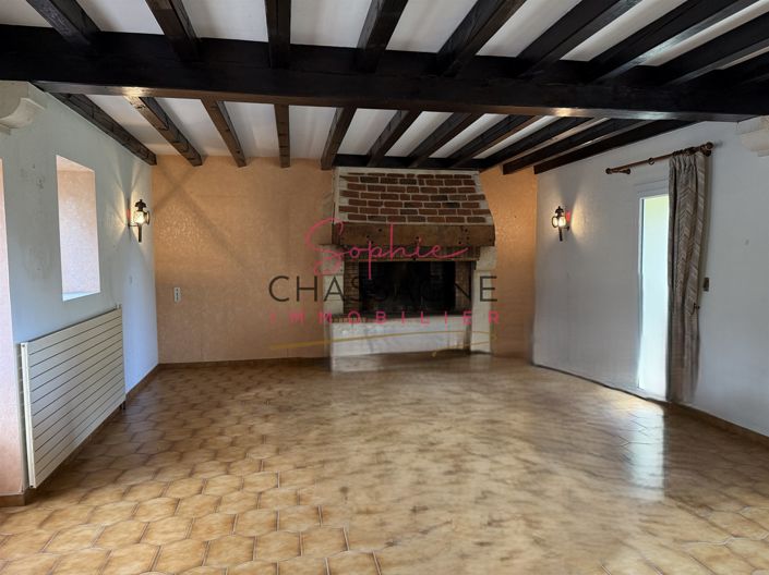 Image No.8-6 Bed House for sale