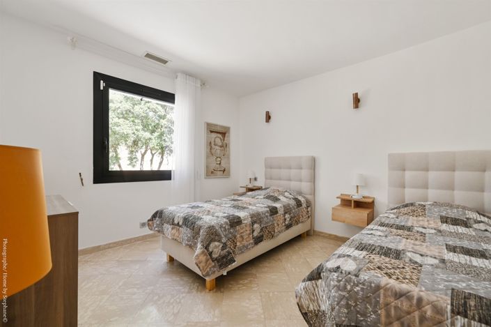 Image No.18-4 Bed House for sale