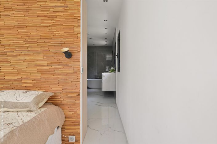 Image No.24-4 Bed House for sale