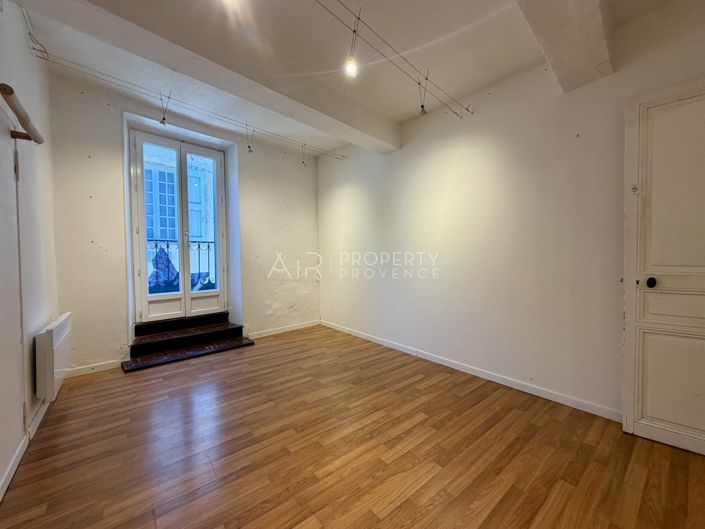 Image No.6-2 Bed House for sale