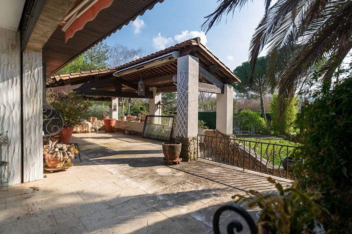 Image No.16-5 Bed House for sale