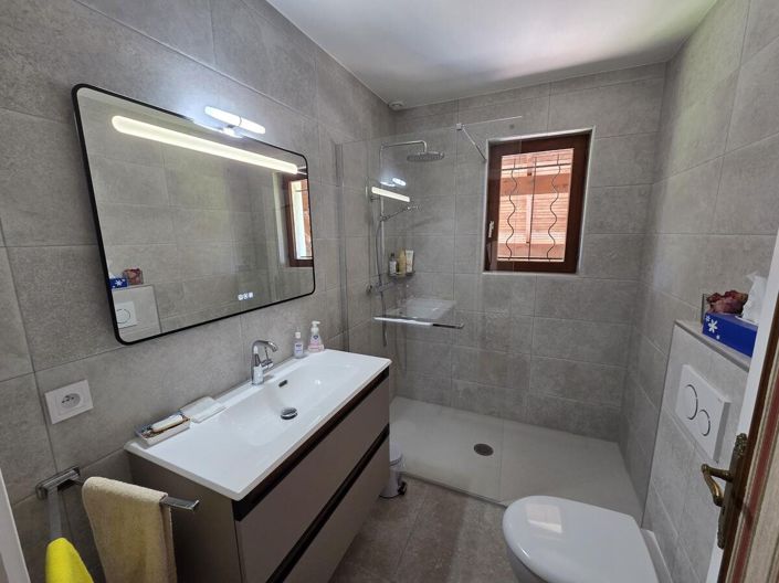 Image No.21-4 Bed House for sale