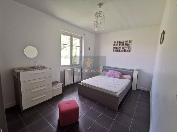Image No.6-4 Bed House for sale