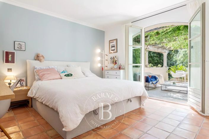 Image No.13-5 Bed House for sale