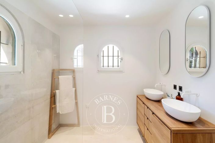 Image No.14-5 Bed House for sale