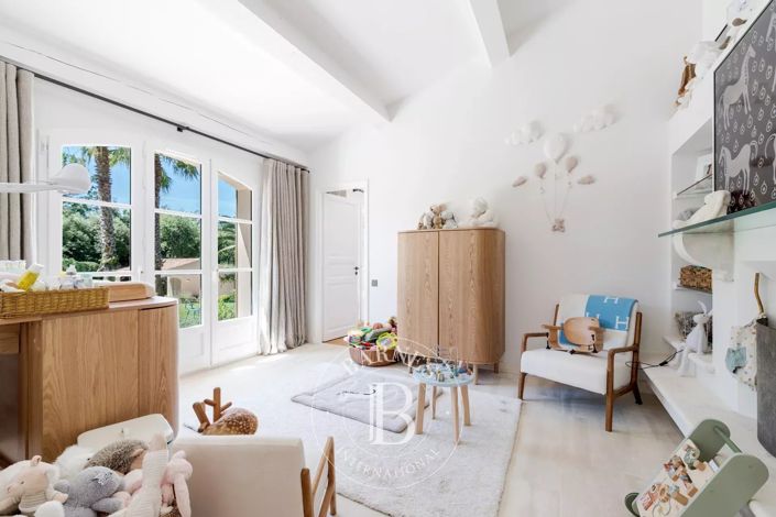 Image No.15-5 Bed House for sale
