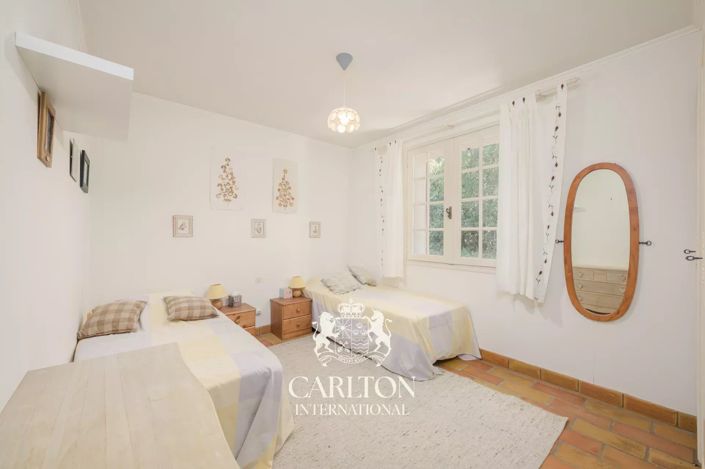 Image No.15-3 Bed House for sale