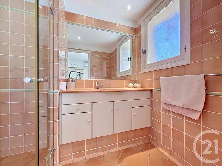 Image No.17-6 Bed House for sale