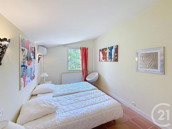 Image No.19-6 Bed House for sale