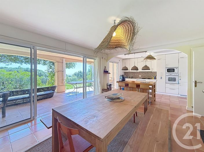Image No.9-6 Bed House for sale