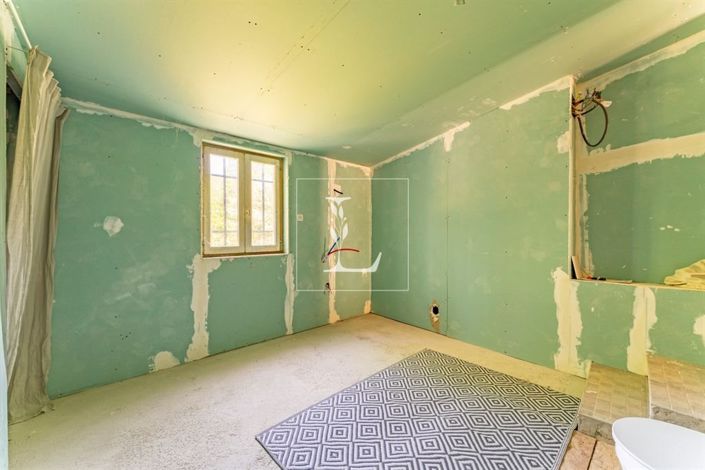 Image No.8-4 Bed House for sale