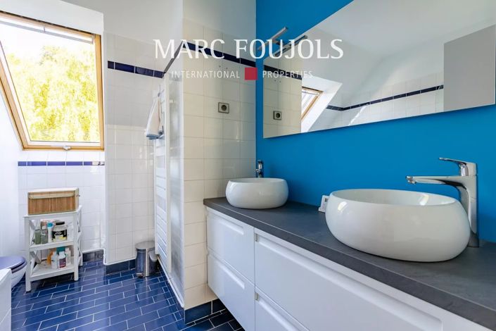 Image No.18-6 Bed House for sale