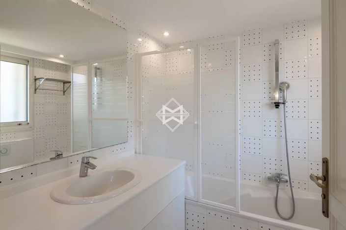 Image No.12-3 Bed Apartment for sale