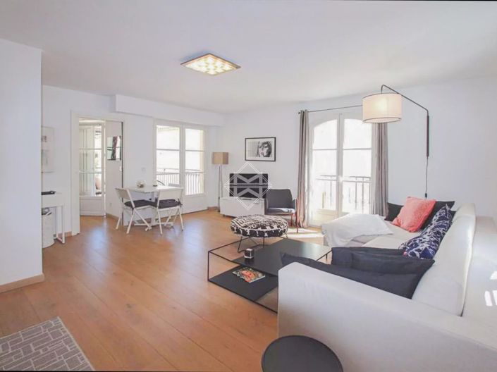 Image No.2-Appartement de 2 chambres à vendre à Saint-Tropez