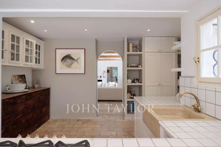 Image No.12-6 Bed House for sale