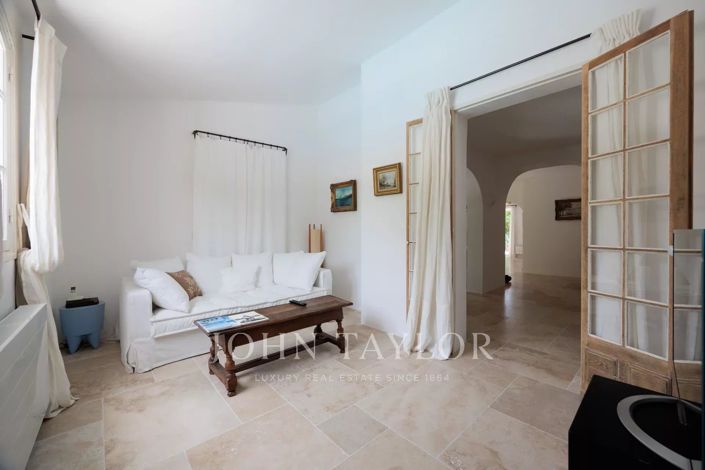 Image No.14-6 Bed House for sale